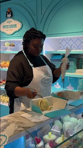 tour of the jellycat patisserie cafe in Paris France 🇫🇷