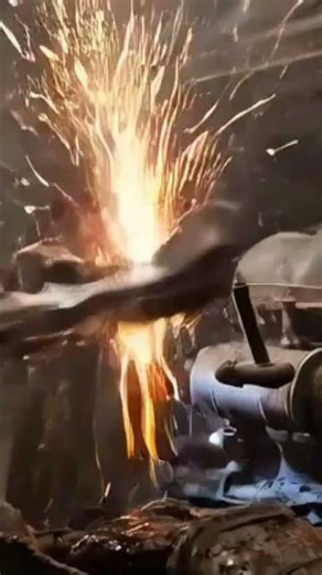 “Rusty Car Transformed: Epic Time-Lapse Restoration to Classic Shine”