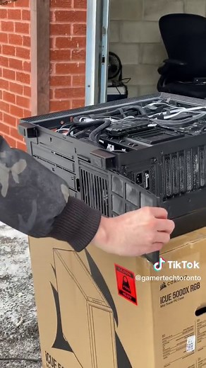 SUPER DUSTY PC CLEAN #pc #pcclean #pccleaning #pcdust #dusting #pcdusting #gamingpc #pcgaming #pcbuild #egirl #gamerguy