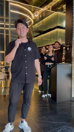 Da You Sushi Restaurant stiamo ampliando il nostro team. Siamo alla ricerca di nuovi camerieri da inserire nel nostro staff. Se pensi di poter far parte della nostra squadra, inviaci un messaggio in DM mandandoci un curriculum e un numero di telefono, oppure contattaci direttamente telefonicamente. Entrare nel team You Sushi Restaurant significa condividere passione, attenzione al dettaglio e qualità nel servizio, ogni giorno. #yousushirestaurant #yousushi #workwithus #ristorazione #offertadilav
