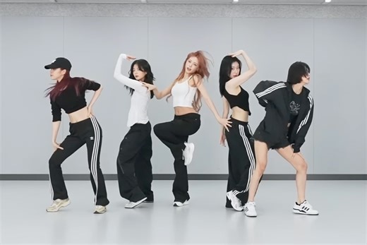 Watch: ITZY Wows With Power And Precision In Dance Practice Video For "Girls Will Be Girls" | Soompi