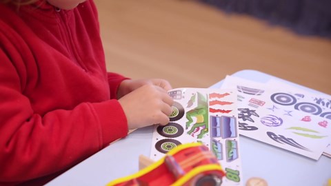Klever Kits 4 DIY Wooden Race Cars-Build & Paint Your Own Wood Craft Kit, 4 Race Cars Toy, Easy to Assemble Arts Crafts Kit, Birthday Party Presents for Kids Boys and Girls