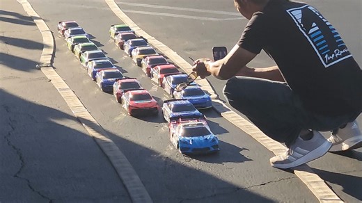 遥控纳斯卡赛车转圈圈比赛