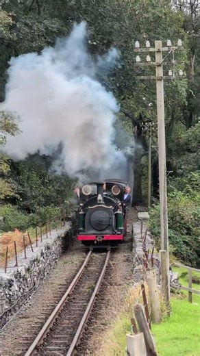 FFESTINIOG RAILWAY: Prince approaches Minffordd (Part 1)