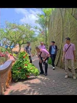 Bushman Prank vs Park Visitor #bushmanprank #prank