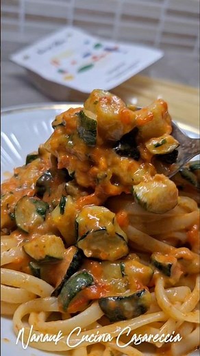 Linguine in crema di pepperoni arrostiti e zucchine #pasta #recipe #food