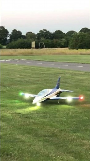 Avanti XS from Sebart with Jet Munts VT80 Turbine - Unilight lights - summer flight