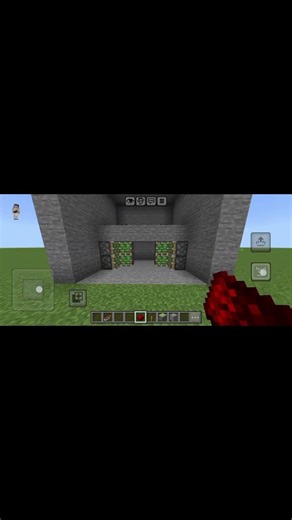 Secret Door in Minecraft 30 Seconds?! 😳