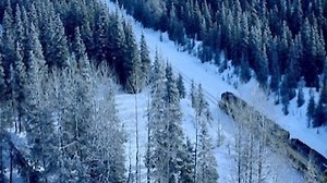 Watch Railroad Alaska Season 3 Episode 1 - Under Siege