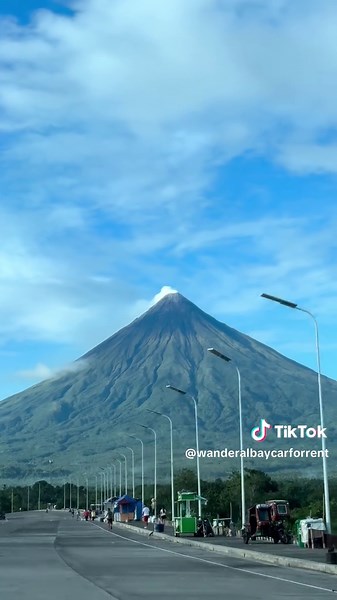 Explore the Beauty of Mayon Volcano