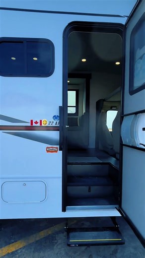 2026 Jayco Redhawk SE 22AF | The PERFECT First Motorhome? #rvlife #rvlifestyle #alberta #camping