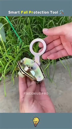 Auto-Locking Safety Tool ⚠️ This self-locking fall arrester makes high-altitude work much safer and easier. Just loosen the buckle, adjust the screw, fix it onto the safety rope, and hook it to your safety belt. You can move freely during normal work, and if a fall happens, it locks automatically t..