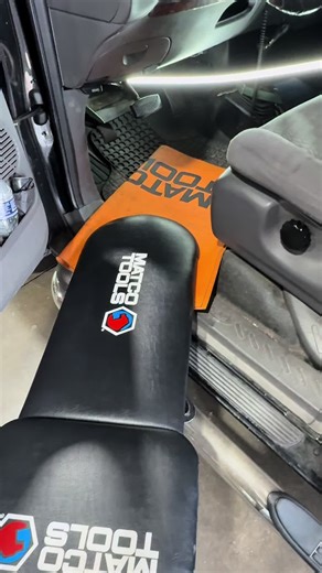 🔧 Under-dash work is brutal on your body. Anyone who’s had to lay on floorboards with trim digging into their back knows the struggle. We use an under-dash creeper in the shop and it makes those jobs a lot easier on the body. ✅ Less pressure on your back ✅ Easier to get in and out ✅ Helps on longer diagnostic work We are not sponsored by Matco Tools. Just sharing something that helps us get the job done without wrecking our backs. #MechanicLife #SimsAutomotiveRepair #AutoTech #UnderDashWork #No