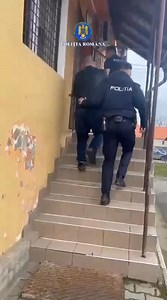Bărbat în vârstă de 32 de ani, sub control judiciar, după ce a amenințat prin mesaje audio o femeie din Avrig (Sursa video: Poliția Sibiu) Știrea aici: https://shorturl.at/Oc9ff | Turnul Sfatului