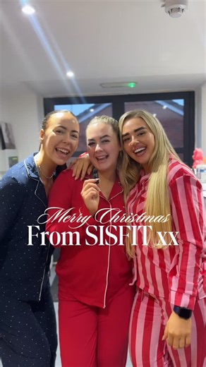 JASMIN LANE | ONLINE COACH | WOMENS GYM on Instagram: "Merry Christmas from SISFIT 💖 Hope your day is filled with love & laughter 🥰🥰🥰"