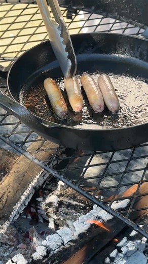 🥓🍳 The Fry-Up, Firepit-Style 🔥 This skillet breakfast is my take on the classic English fry-up — cooked entirely over the fire in the gorgeous @Lecreuset Alpine Skillet, available at @surlatable. The long handles make it easy to move on and off the fire, and it holds heat like a champ. You can find the full recipe in my cookbook Firepit Feast and on the Sur La Table website, so you can shop the skillet and cook the dish all in one place. Here’s the quick breakdown: 🔥 The Fry-Up (Serves 2) -C