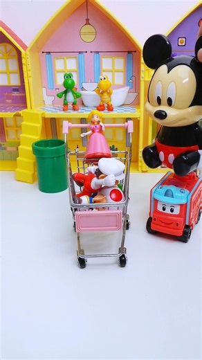 WHO TOUCHED MY CART?! Mickey: Not me! RUN! 💨💥