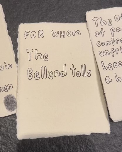 Robbie Williams' typewriter is stuck, and he needs your help. To bring the ever flowing trail of thoughts on paper, he's taken to pens again. So, which do we prefer? Let him know in the comment section! Team RWFanfest ♥️ #robbiewilliams #dRaWlInKs #tYpLiNkS #hermes | Robbie Williams Fanfest