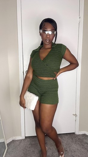 JayStyles ✨🇬🇭 on Instagram: "Make a set with me! ✨ Outfit: @jilani.apparel Okay but I have some things to say! So when y’all was saying voiceovers were soooo hard, I was like omgg that’s cap, and now I have felt the pain, this was my 55th voiceover and it’s still not perfect but we move. I will have more grace for the new things I’m learning! Any tips please leave them down below! Do you guys take one breath or break it up into pieces, let me know something lol Subscribe to my YouTube channel 