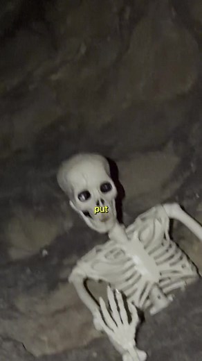 IM LOST IN THE PARIS CATACOMBS!