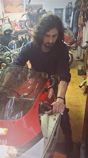 alexis duval caligiore | #motorcycle #yamaha #fzr1000 #exup #burnout | Instagram