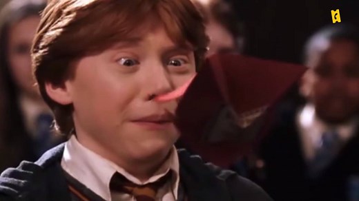 HARRY POTTER ET LA CHAMBRE DES SECRETS : La Beuglante de Ron. Joyeux anniversaire à Rupert Grint, alias Ron Weasley, qui fête aujourd'hui ses 31 ans ! | AlloCiné