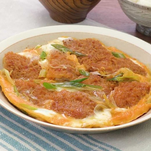 お惣菜をリメイク♪ アジフライの卵とじのレシピ動画・作り方 | デリッシュキッチン