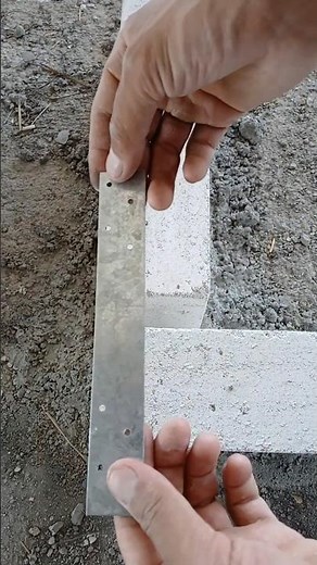 Installing Hyplex blocks with iron straps and nailers | A solid and standard method in construction
