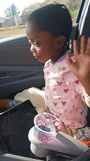 She said this how I be dancing😆 I need a new travel buddy🙄 | Bumpy MO