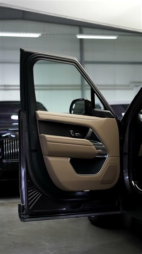 Land Rover Range Rover P460e HSE***Massage / Pano / Cooling Box / Trailor Hook / 22" Wheels***