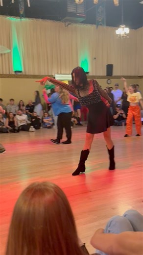 Preliminary Round Intermediate Line Dance Competition PNW Stompede Dance Festival Off the Track Dance: Off the Track Level: Intermediate Level Counts 32 - Walls 4 DC: José Miguel Belloque Vane, Matt Lewis, Ray Jones, Rob Fowler & Willie Brown Stepsheet: https://www.copperknob.co.uk/stepsheets/203007/off-the-track Song: Off The Track By: Cowboys and Indie | Seattle Line Dance