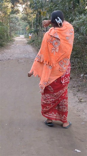 Sandhya Tara Vlg on Instagram: "Hay hay re Mar Java Tere Bina. #trending #bollywood #viral #song"