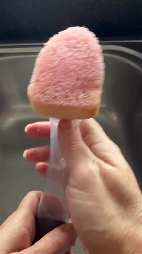 Lou | Cleaning & Cosy Home on Instagram: "Refill Friday yay 🙌🏻 How often do you switch yours? #refillfriday #cleaning #getorganised #deepcleaning #cleaningmotivation @dishmatic"