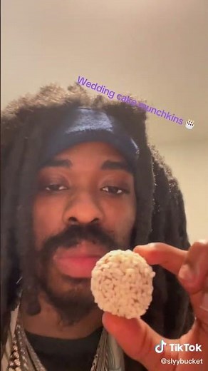 Wedding cake munchkins from ‪@Dunkin-Donuts‬ 🎂