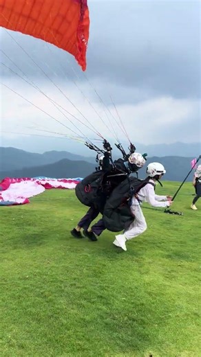 Master the Sky: Ultimate Skydiving & Paragliding Training Base