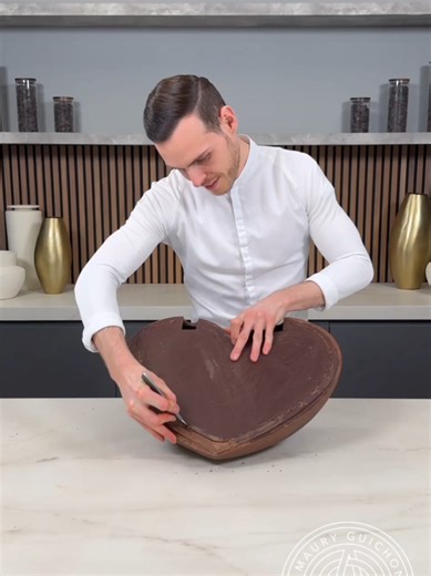 #chocolatesculpture #ChocolateArt #FoodArt #TrendingNow #viralvideo | Chocolate Art