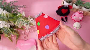 AmazingSpark 4 Sets Valentine's Day Mini Desk Goose Outfit 7 Inch Magnetic Silly Goose Statue Key Holder Red and Pink Romantic Valentine Clothes for Magnetic Duck Statue Table Desk Key Holder Decor