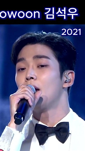 Rowoon singing 😍 listen to that voice 🎶