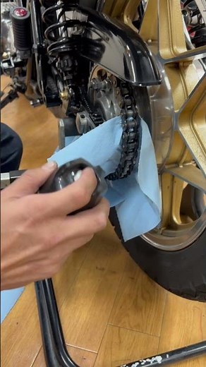 How to oil and clean your chain
