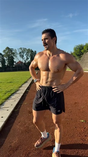 Physique Academy | Men's Online Fitness Coaching on Instagram: "Morning Track work. Workout: 1km warm-up 10 x 400m repeats Target: Sub-120 seconds Average: 1:17 per rep 90sec rest between each round. 1Km cooldown Nothing glamorous. Just steady work under the sun."