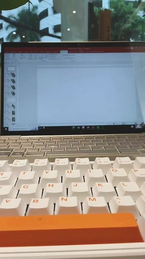 Hiệu ứng cuộn phim trong PowerPoint