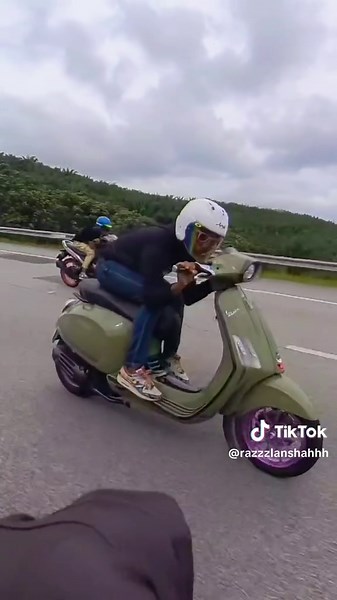 Enjoy the Vespa Experience - Ride for Fun with Music