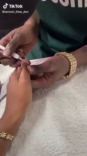 ❤️❤️💅🌹#nakurutiktokers #fyp #fypシ゚viral #viral #kenya #nakuru #viralvideo #follow #nails #nakurucity #murife @Tracyblinco