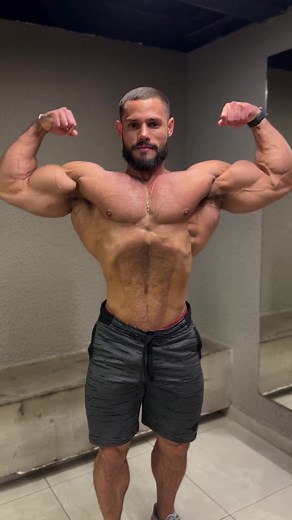 Brazilian Bodybuilder Rodrigo Cavalcanti Muscle Showcase