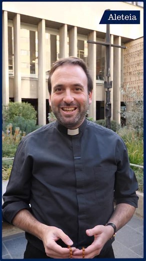 Priez-vous le rosaire ? Alors que le mois d’octobre, mois du Rosaire, se termine, le père Francisco Dolz nous parle de cette prière souvent imaginé comme mièvre ou répétitive et nous en liste les bienfaits. Alors, donnerez-vous une nouvelle chance au Rosaire ? #priere #marie #vierge #viergemarie #rosaire #chapelet #dieu #foi | Aleteia FR