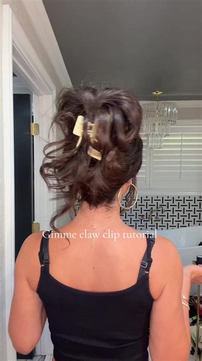 Easy Claw Clip Hairstyle Tutorial