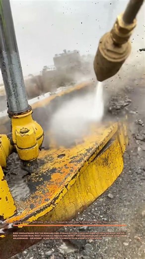 Spülen, lösen, befreien: Wie der Wasserstrahl den Schlamm aus den Adern treibt