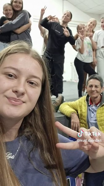 I priblizio se kraj 2025 godine, mi vam svima zelimo da u 2026 udjete sa puno srece i zdravlja. Mi se svima zahvaljujemo za predivnu 2025 godinu, hvala vam za svu podrsku jer bez vas ne bi bilo ni nas, zahvaljujemo se na svim pozivima za nastupe i svima koji su uljepsali i nasu smotru. #foryou #viral_video #fyp #goviral #seson2025