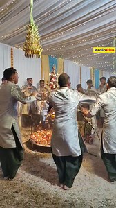 Marathas at Govinden Bain Des Dames, Cassis 🙏 | Radio Plus /Défi Media Group