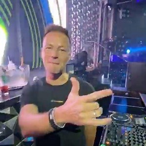 YVES V at Cubic killing the night🧡 . ► More info | 詳情: www.cubic-cod.com ☎RSVP 853 66384999 . . . #ClubCubic #yvesv #top100clubs #hknightlife #hkclubbing #macautravel #Macauig #hkparty #partyhk #macaulifestyle | Macauparty.com